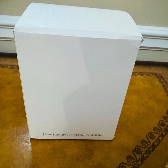 La Jolie Muse Maelyn Starlit Golden Fir 12oz Botanical European Soy Candle NEW - Picture 6 of 9